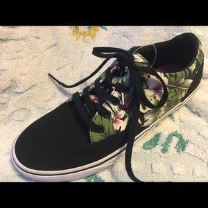 New Vans Hawaiian shoes size 9.5